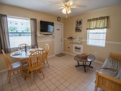 Bradenton Beach One Bedroom Poolside Rental